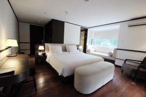 Phòng Đôi Loại Sang (Deluxe Double Room)