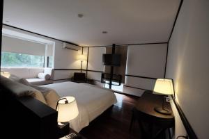 Phòng Đôi Loại Sang (Deluxe Double Room)