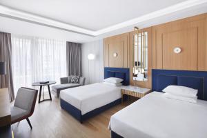 Deluxe Club Twin Room with Acropolis View room in Grand Hyatt Athens