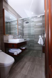 Phòng Tiêu Chuẩn Giường Lớn (Standard King Room)