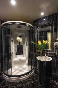Phòng Deluxe Hướng cảnh (Deluxe View Room)