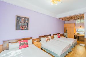 Phòng Gia đình nhìn ra Núi (Family Room with Mountain View)