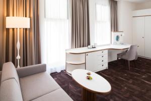 Suite with Extra Bed room in Mercure Hotel MOA Berlin