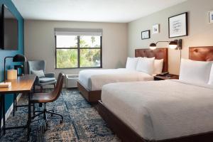 Superior Room, Guest room, 2 Double room in Four Points by Sheraton Orlando Convention Center