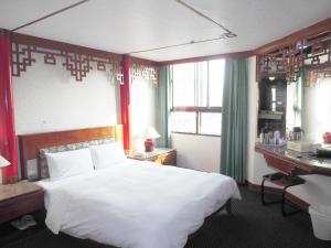 Deluxe Double Room with Living Room