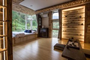 Phòng Giường Đôi Nhìn Ra Núi (Double Room with Mountain View)