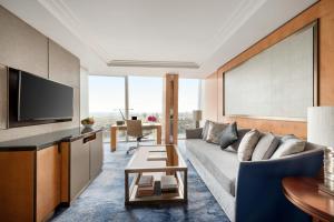 Premier Shard Suite  room in Shangri-La Hotel at The Shard London