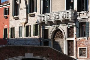 King Apartment with Balcony (ADULTS ONLY) room in Appartamenti Palazzo Foscarini .