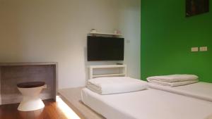 Budget Twin Room with No Window