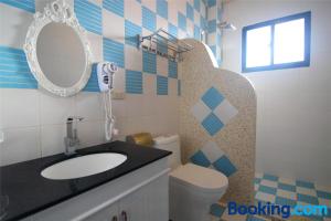 Phòng Giường Đôi Có Ban Công (Double Room with Balcony)