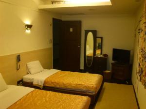 Phòng 4 Người Có Phòng Tắm (Quadruple Room with Bathroom)
