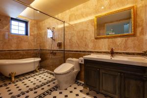 Phòng Premium 4 Người (Premium Quadruple Room)