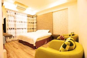 Phòng Giường Đôi Lớn Loại Sang (Deluxe Queen Room)