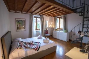 Three-Bedroom Apartment room in Acacia Firenze - Margherita