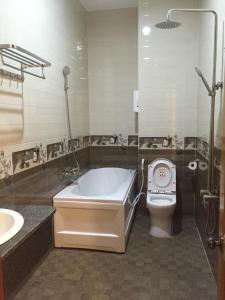 Phòng Deluxe Giường Đôi/2 Giường Đơn Có Ban Công (Deluxe Double or Twin Room with Balcony)