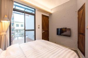 Phòng Giường Đôi Có Ban Công (Double Room with Balcony)
