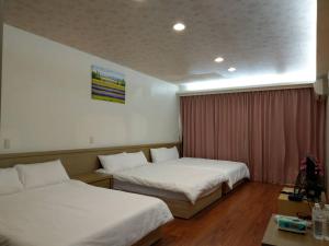 Phòng gia đình với phòng tắm riêng. (Family Room with Private Bathroom)
