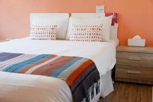 Phòng Tiêu Chuẩn Giường Đôi (Standard Double Room)