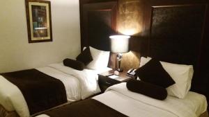 Deluxe Suite room in Smart Hotel