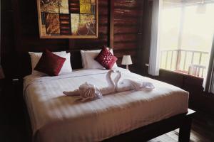 Phòng Có Giường Cỡ King Nhìn Ra Hồ Bơi (King Room with Pool View)