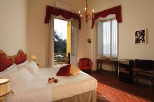 Deluxe Double Room with Balcony room in Hotel Annalena