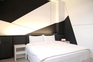 Phòng Tiêu Chuẩn Giường Đôi Nhìn Ra Thành Phố (Standard Double Room with City View)
