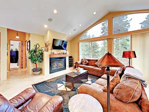 Beautiful Newer Home Home in South Lake Tahoe