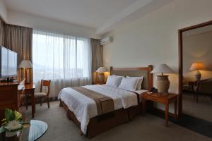 Business Suite Room