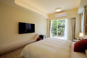 Giường Lớn Loại Sang Hướng Núi (Deluxe King Mountain View)