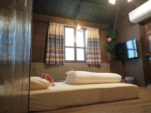 Phòng Deluxe Giường Đôi Có Ban Công (Deluxe Double Room with Balcony)