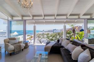 Holiday Home with Private Pool room in White Waves Beach House