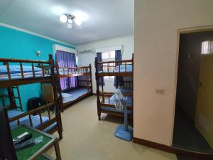 Phòng Ngủ Tập Thể 6 Giường Cho Cả Nam Và Nữ (6-Bed Mixed Dormitory Room)