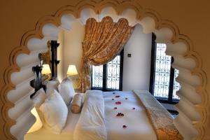 Deluxe Double or Twin Room room in Riad Maison Bleue and Spa