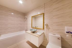 Phòng Deluxe Giường Đôi Có Bồn Tắm (Deluxe Double Room with Bath)