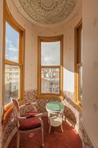 King Suite with Bay Window room in Meserret Palace Hotel - Special Category
