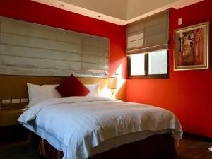Phòng Deluxe Giường Đôi Có Vòi Sen (Deluxe Double Room with Shower)