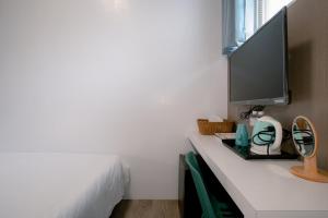 Phòng Đơn Có Phòng Tắm Riêng (Single Room with Private Bathroom)