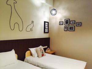Phòng Giường Đôi/2 Giường Đơn Có Phòng Tắm Riêng (Double or Twin Room with Private Bathroom)