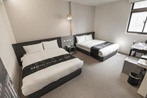 Phòng 4 Người Có Phòng Tắm (Quadruple Room with Bathroom)