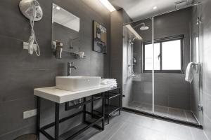 Phòng 4 Người Có Phòng Tắm (Quadruple Room with Bathroom)