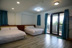Phòng 4 Người Có Ban Công (Quadruple Room with Balcony)
