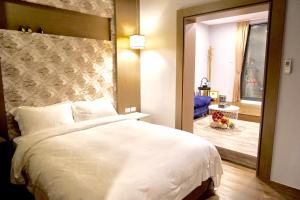 Phòng Đôi Loại Sang (Deluxe Double Room)