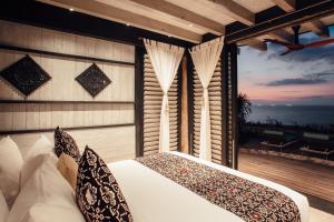 Bajau Laut Double Bed
