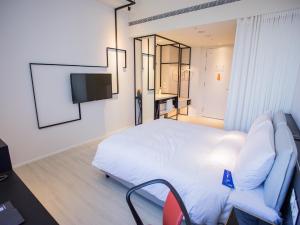 Phòng Standard giường đôi (Standard Double Room)