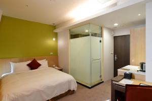 Phòng Giường Đôi Lớn có Cảnh (Queen Room with View)