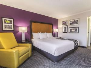 King Room room in La Quinta by Wyndham Miami Airport East