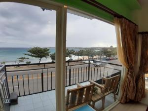Phòng hướng biển có ban công (Sea Balcony)