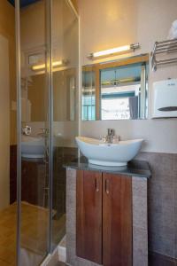 Suite Hướng Thành Phố (City View Suite)