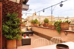 Two Bedrooms Apartment with Terrace Dolce Vita room in Principessa Trevi
