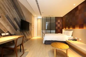 Phòng Deluxe Giường Đôi Có Bồn Tắm (Deluxe Double Room with Bath)